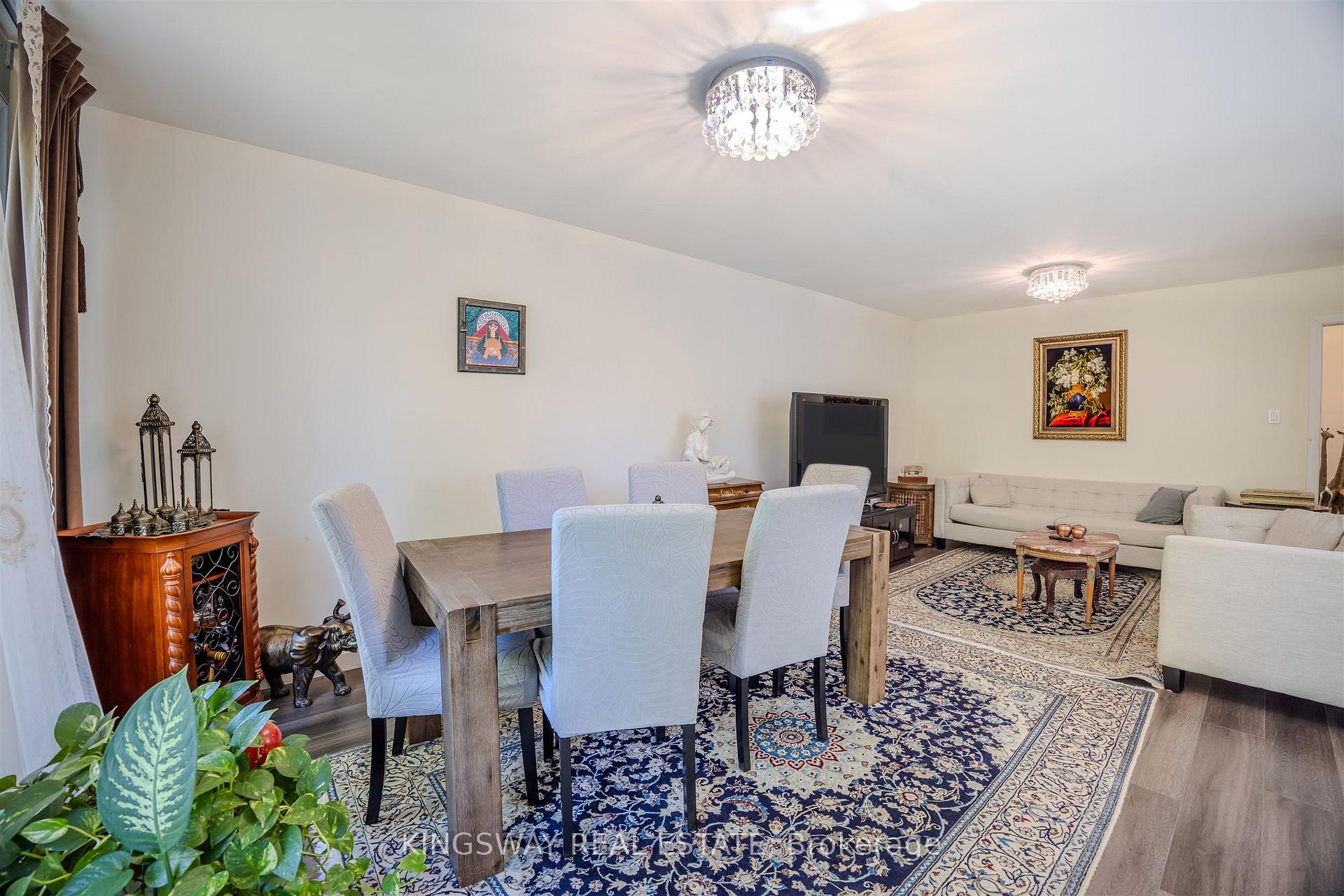 Photo 6 of 25 Bailey Crescent, Aurora, Aurora Highlands — HOMEH