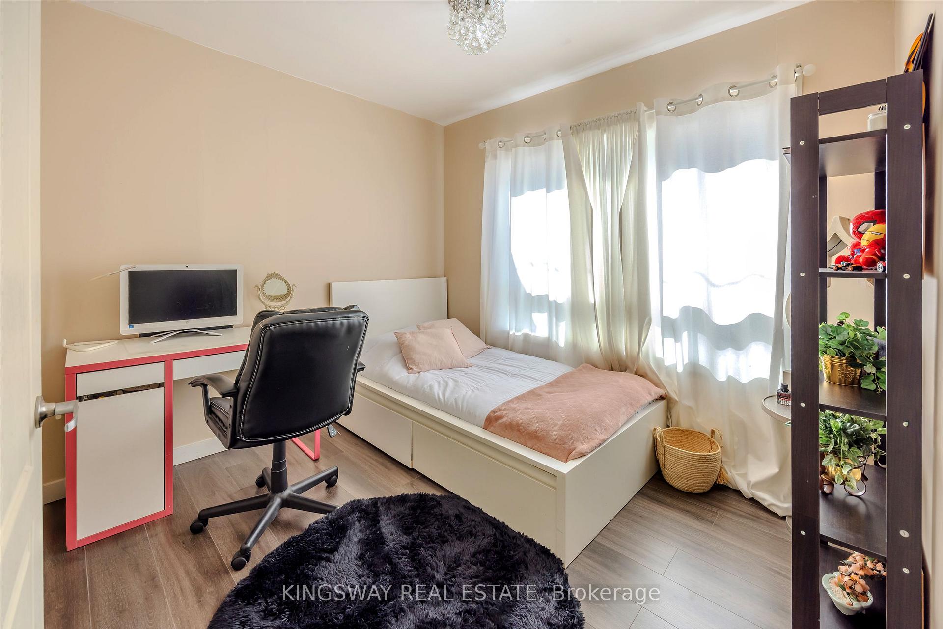 Photo 11 of 25 Bailey Crescent, Aurora, Aurora Highlands — HOMEH