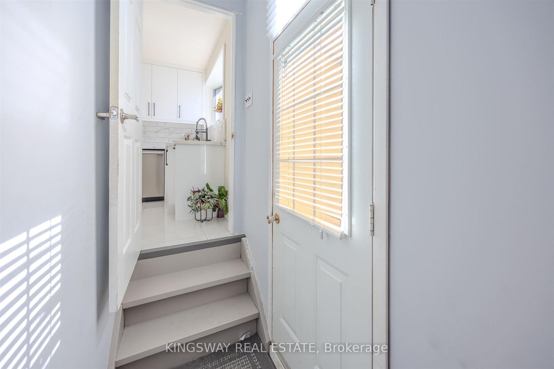 Photo 12 of 25 Bailey Crescent, Aurora, Aurora Highlands — HOMEH