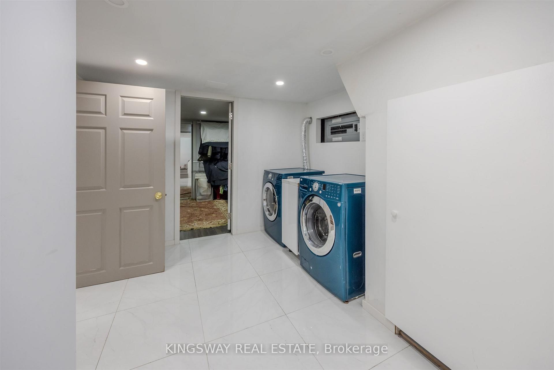 Photo 13 of 25 Bailey Crescent, Aurora, Aurora Highlands — HOMEH