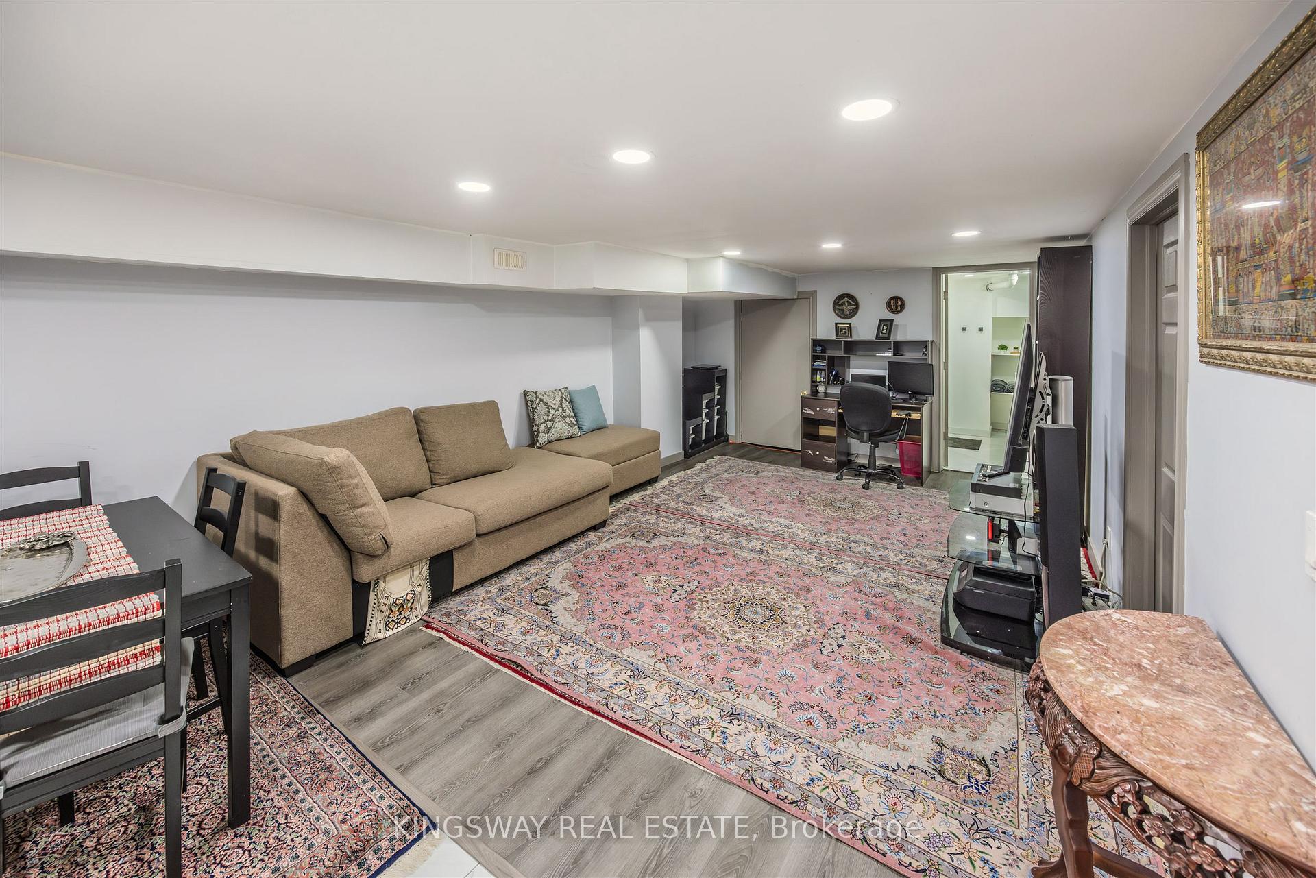 Photo 14 of 25 Bailey Crescent, Aurora, Aurora Highlands — HOMEH