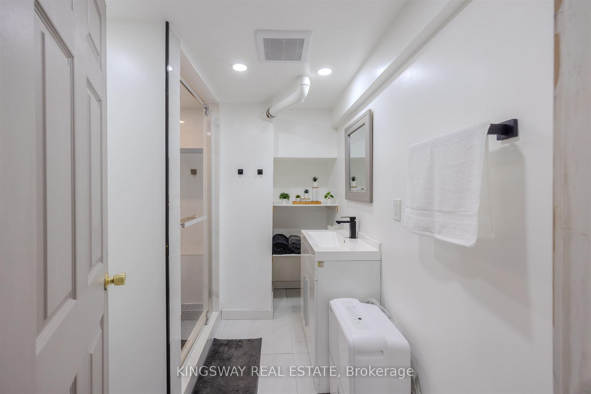 Photo 15 of 25 Bailey Crescent, Aurora, Aurora Highlands — HOMEH