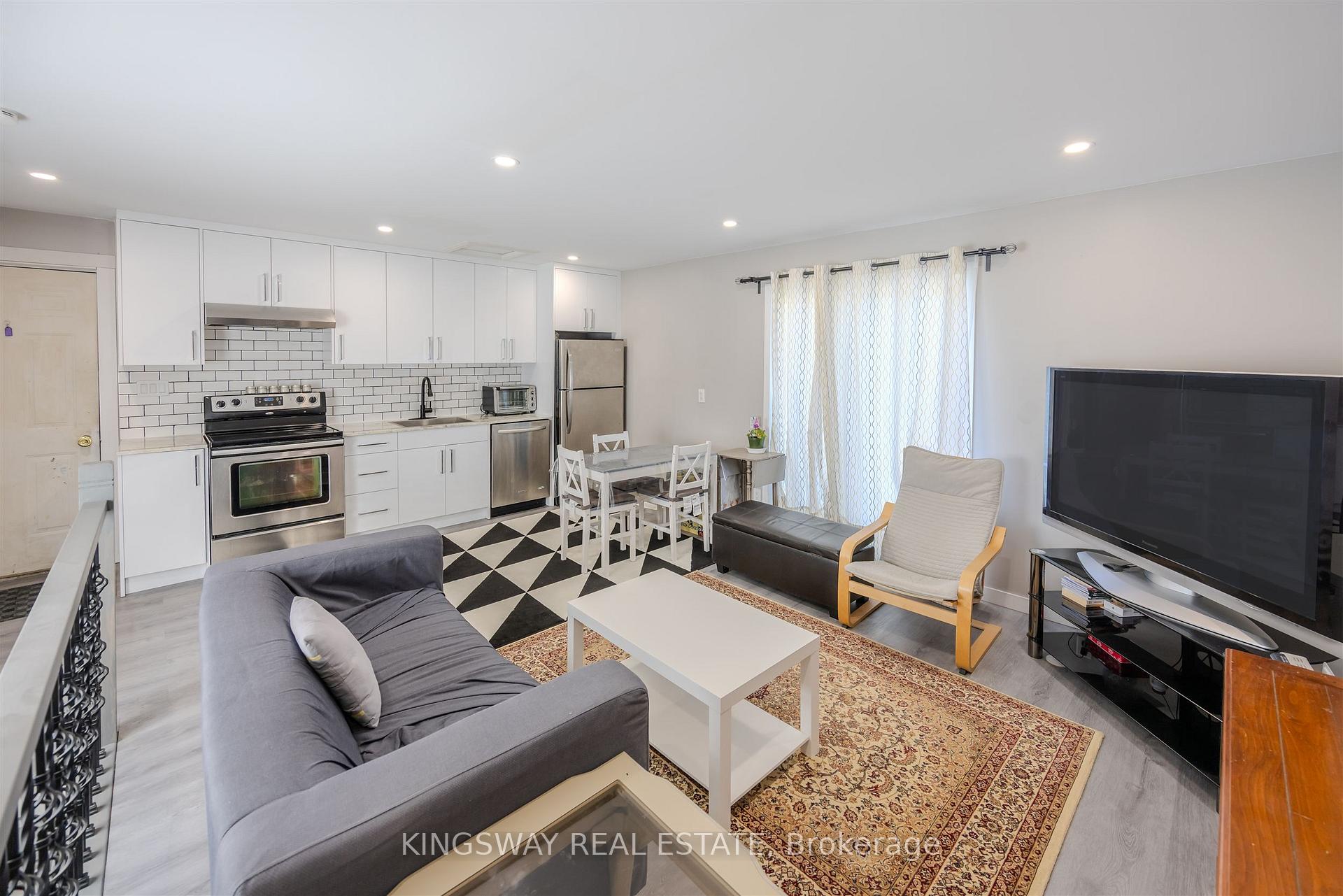 Photo 23 of 25 Bailey Crescent, Aurora, Aurora Highlands — HOMEH