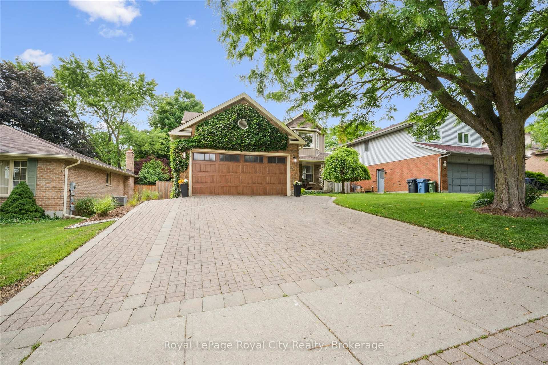 Photo 3 of 8 Youngman Drive, Guelph, Kortright West — HOMEH