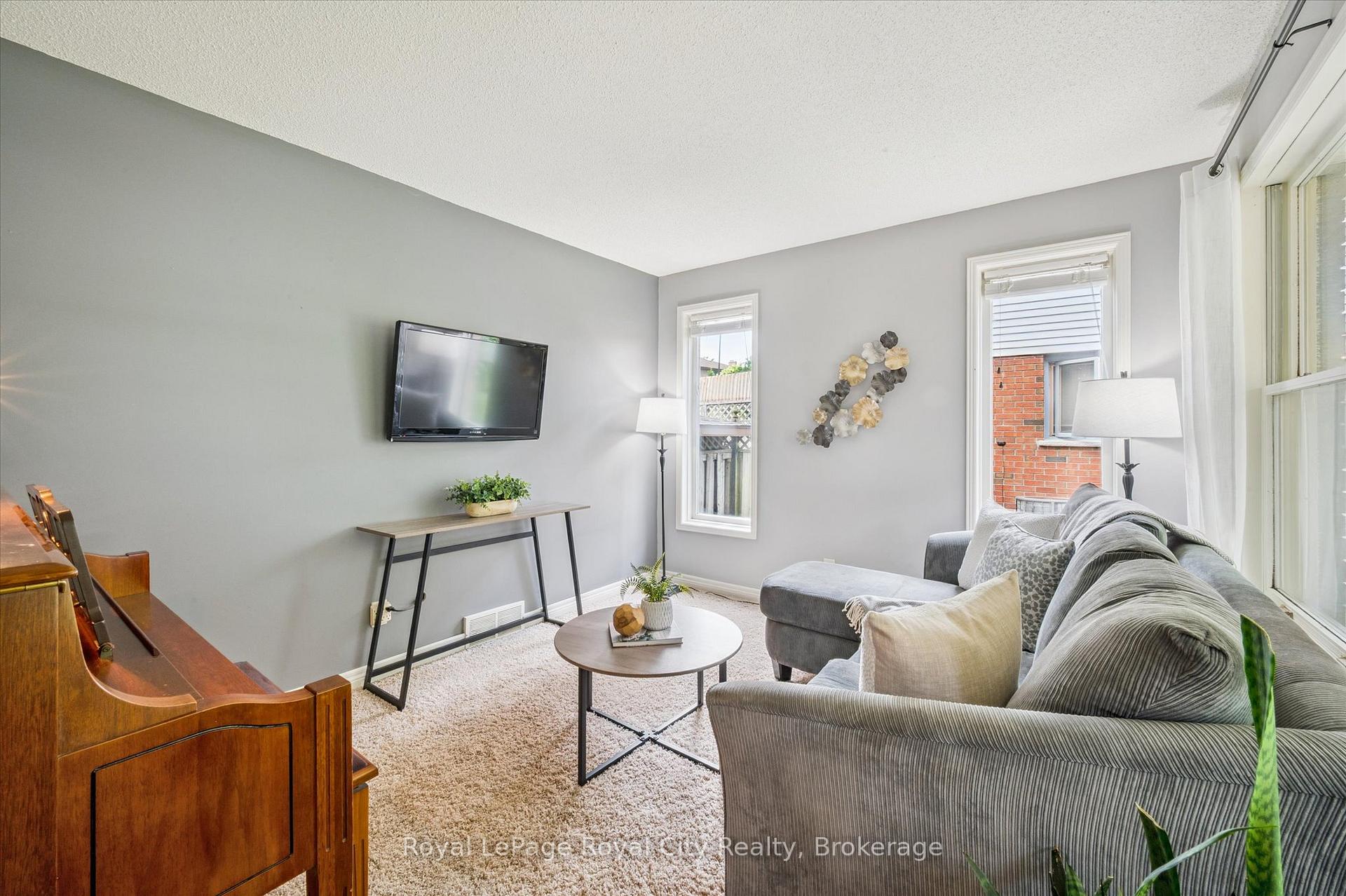 Photo 7 of 8 Youngman Drive, Guelph, Kortright West — HOMEH