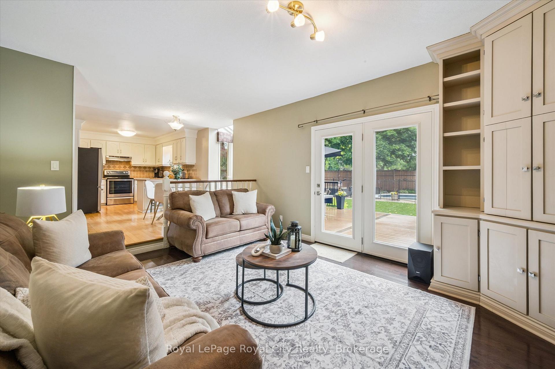 Photo 11 of 8 Youngman Drive, Guelph, Kortright West — HOMEH
