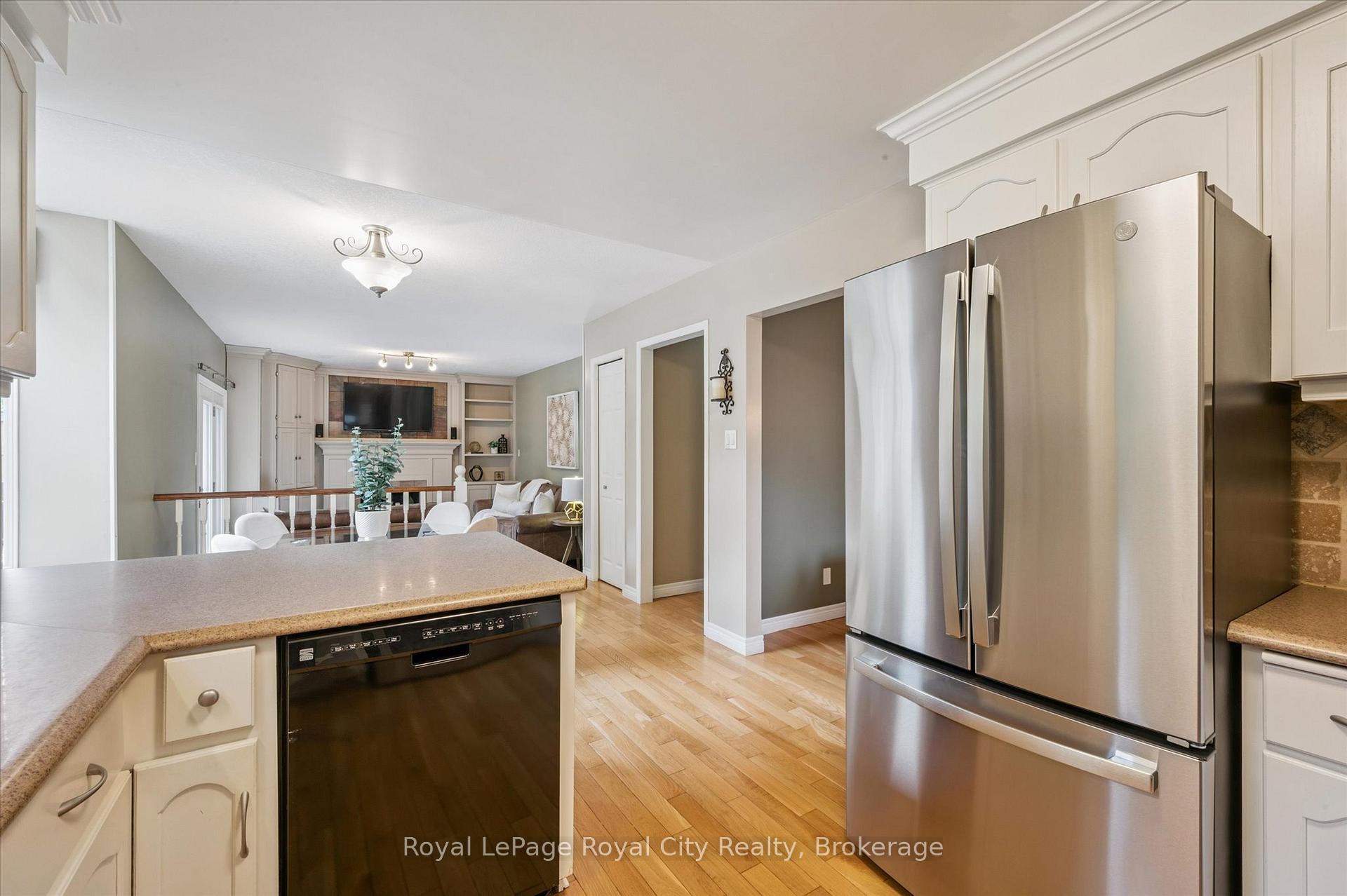 Photo 14 of 8 Youngman Drive, Guelph, Kortright West — HOMEH