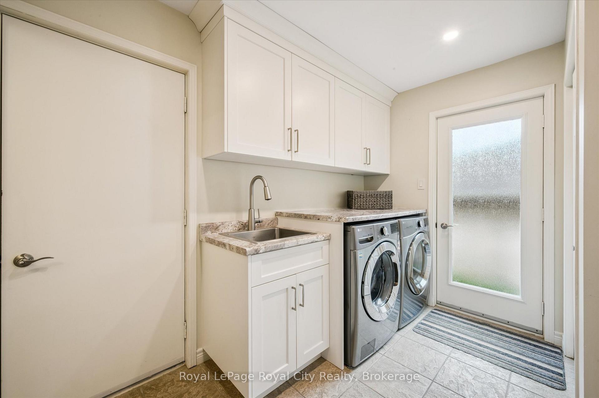 Photo 16 of 8 Youngman Drive, Guelph, Kortright West — HOMEH
