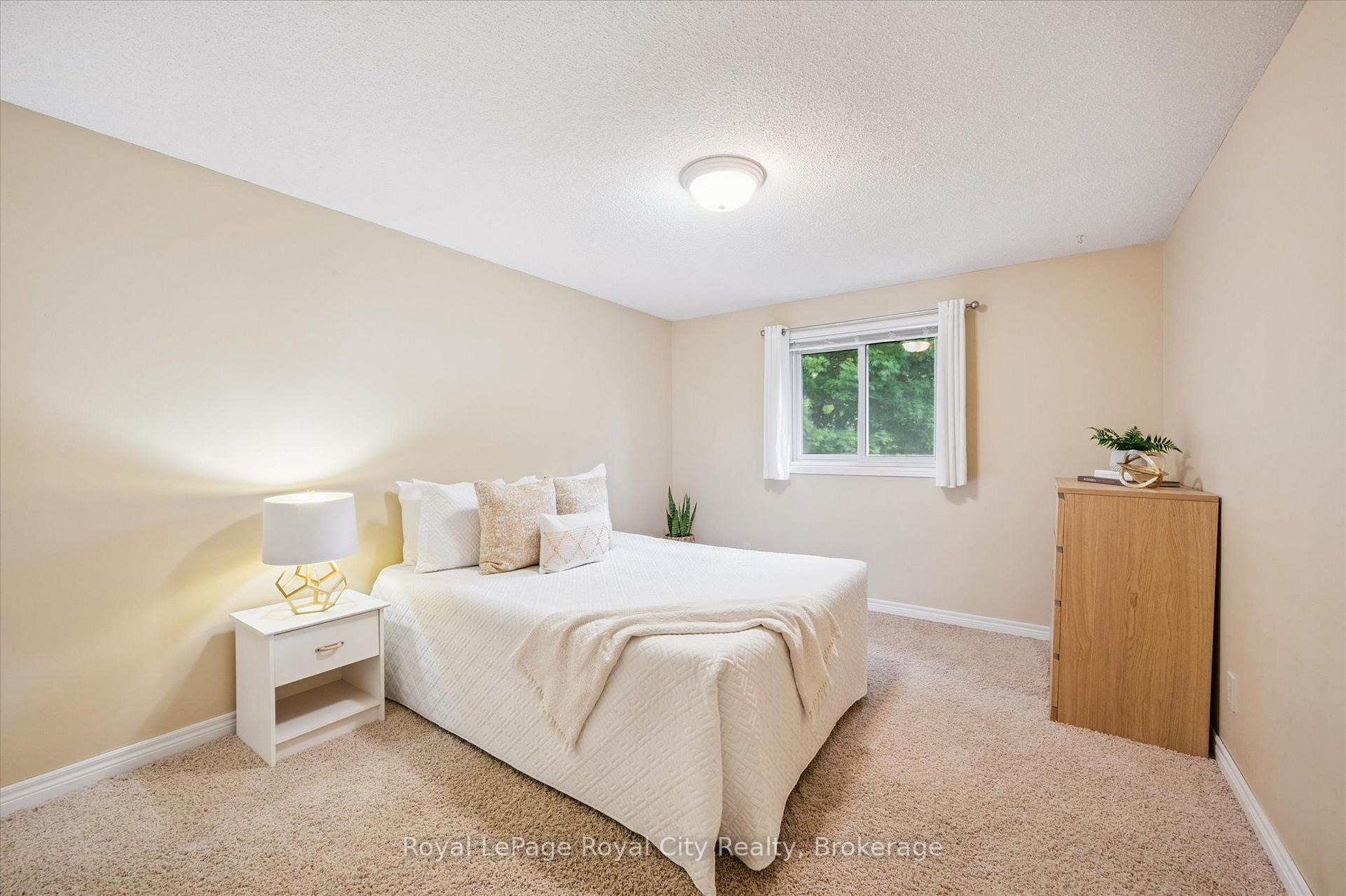 Photo 21 of 8 Youngman Drive, Guelph, Kortright West — HOMEH