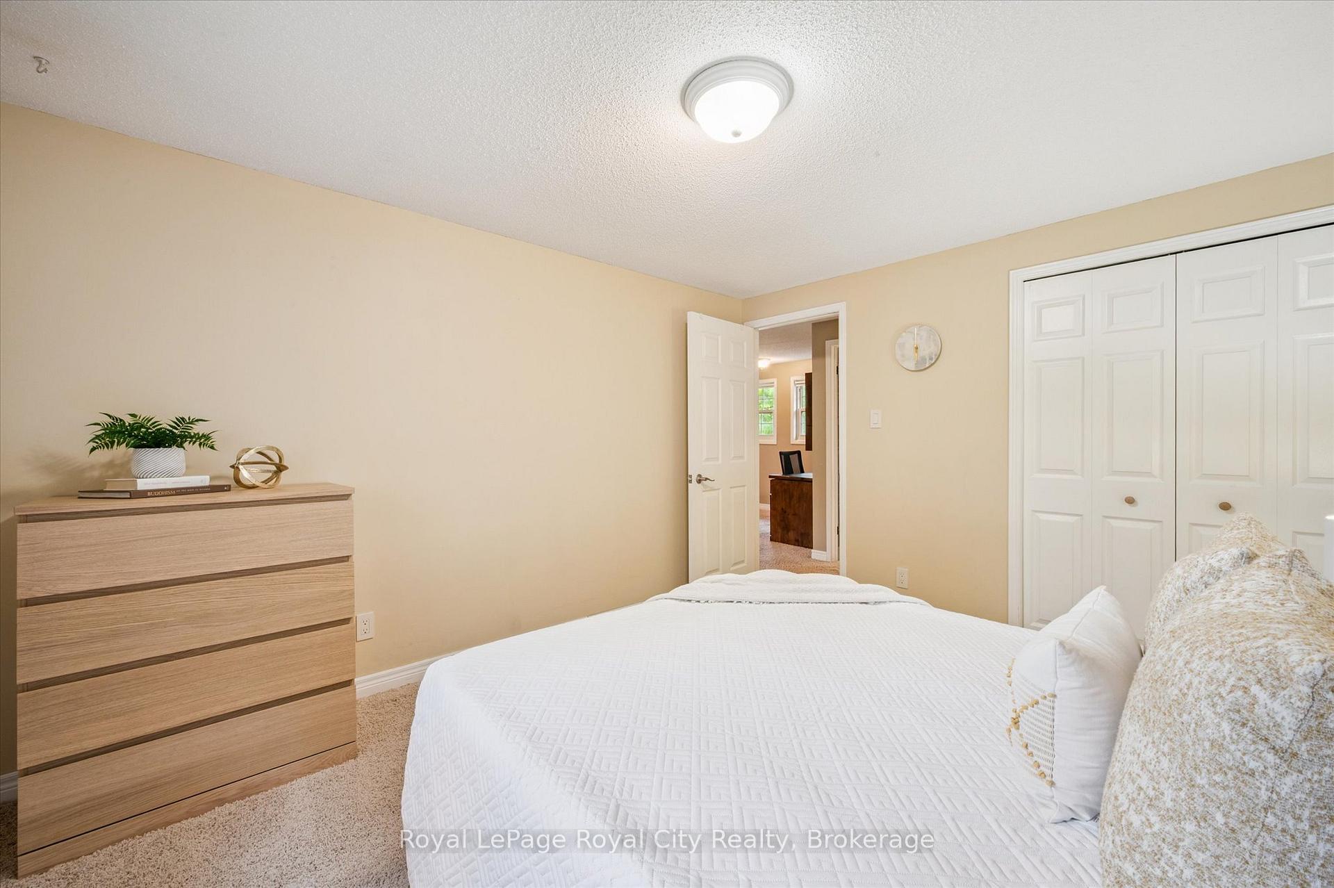 Photo 22 of 8 Youngman Drive, Guelph, Kortright West — HOMEH