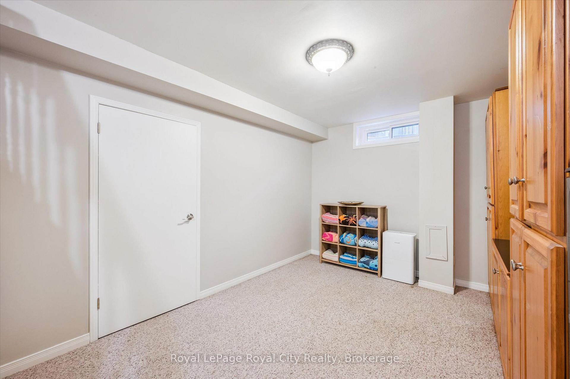 Photo 29 of 8 Youngman Drive, Guelph, Kortright West — HOMEH