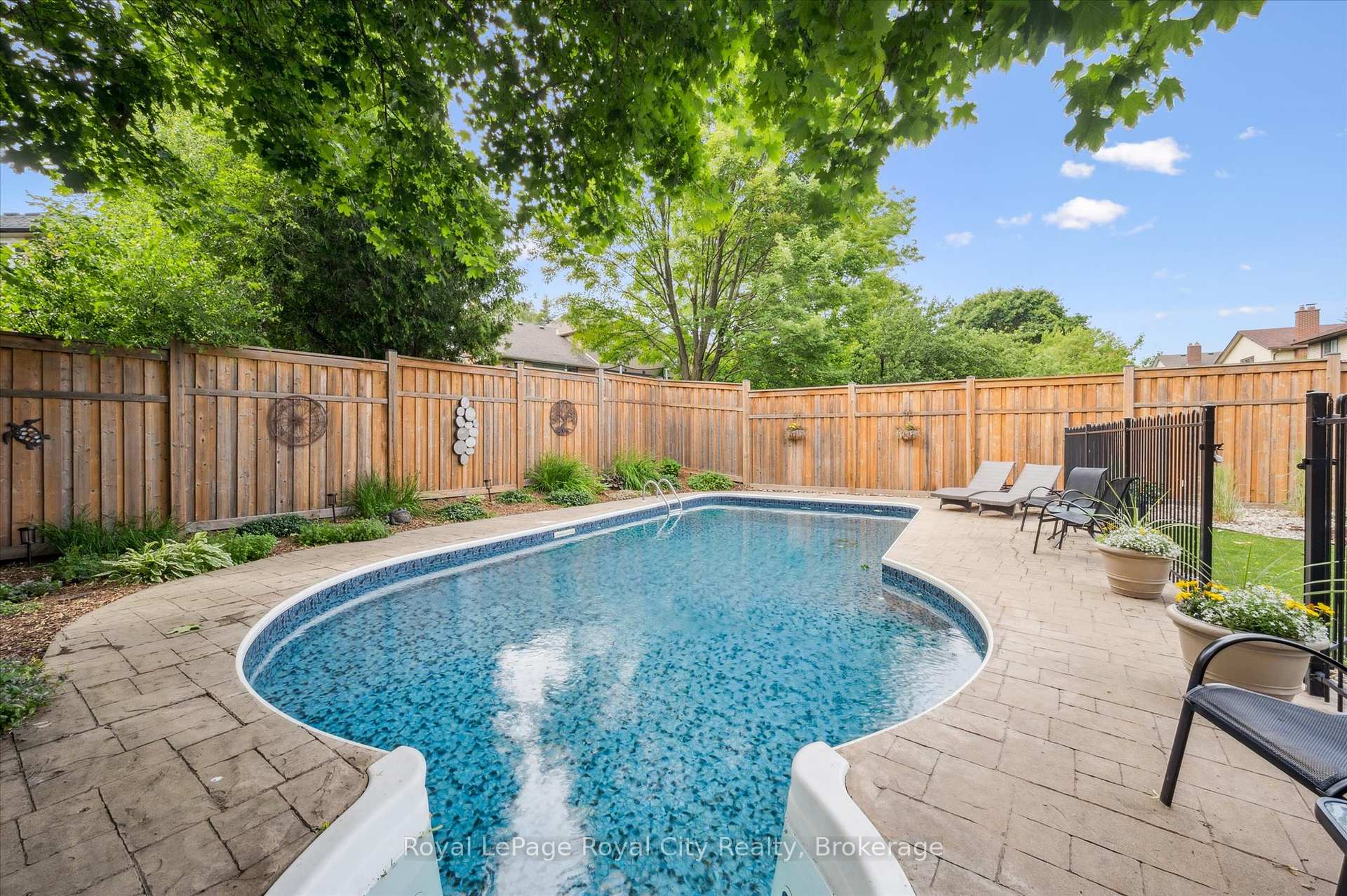 Photo 39 of 8 Youngman Drive, Guelph, Kortright West — HOMEH