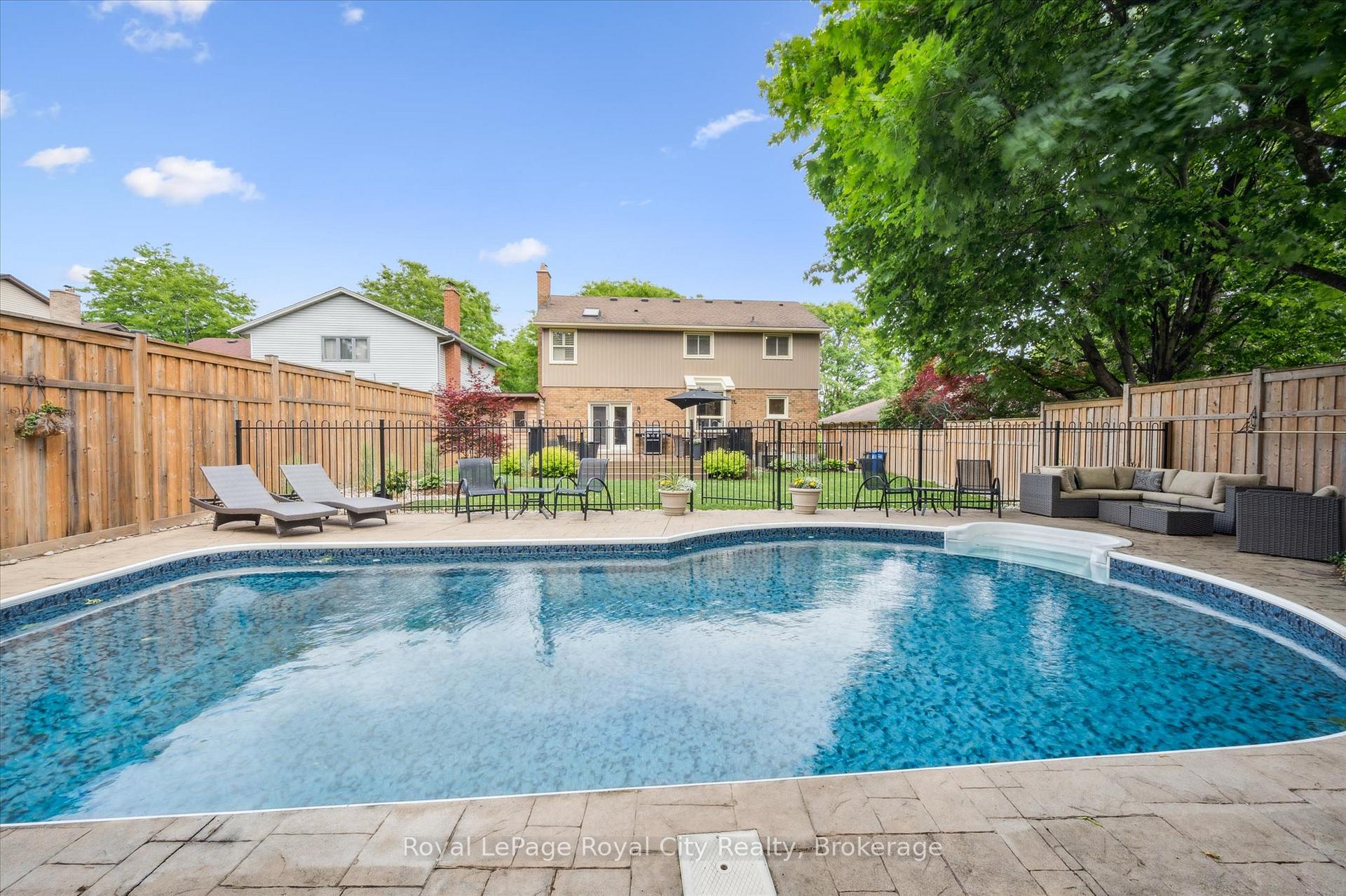 Photo 41 of 8 Youngman Drive, Guelph, Kortright West — HOMEH