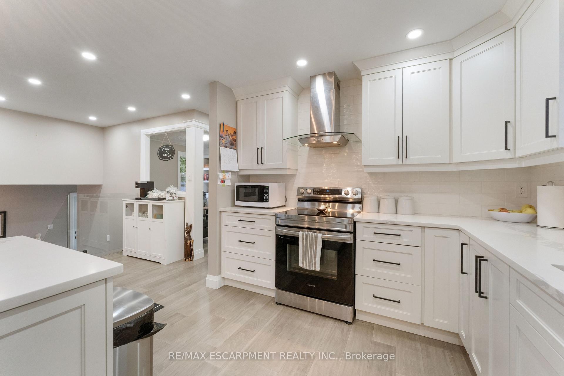 Photo 13 of 168 Hanover Place, Hamilton, Vincent — HOMEH