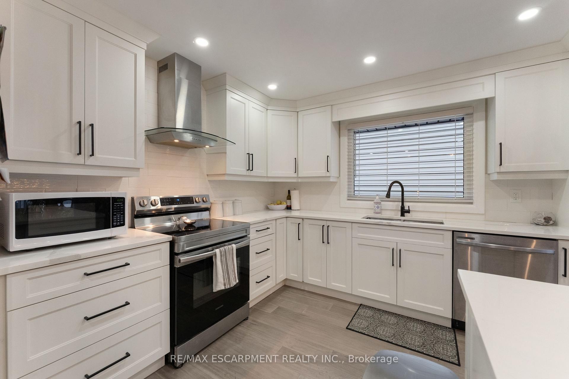 Photo 16 of 168 Hanover Place, Hamilton, Vincent — HOMEH