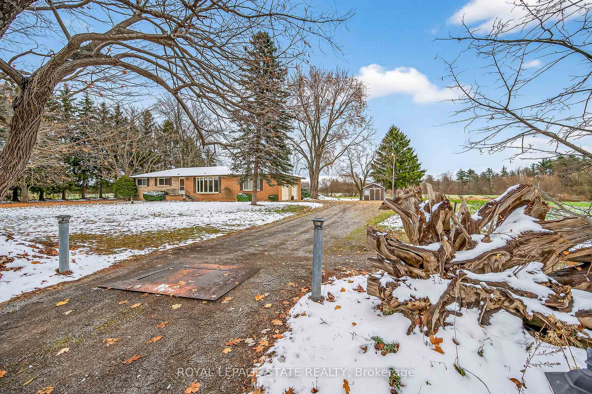 Photo 2 of 580 woodhill Road, Hamilton, Rural Flamborough — HOMEH
