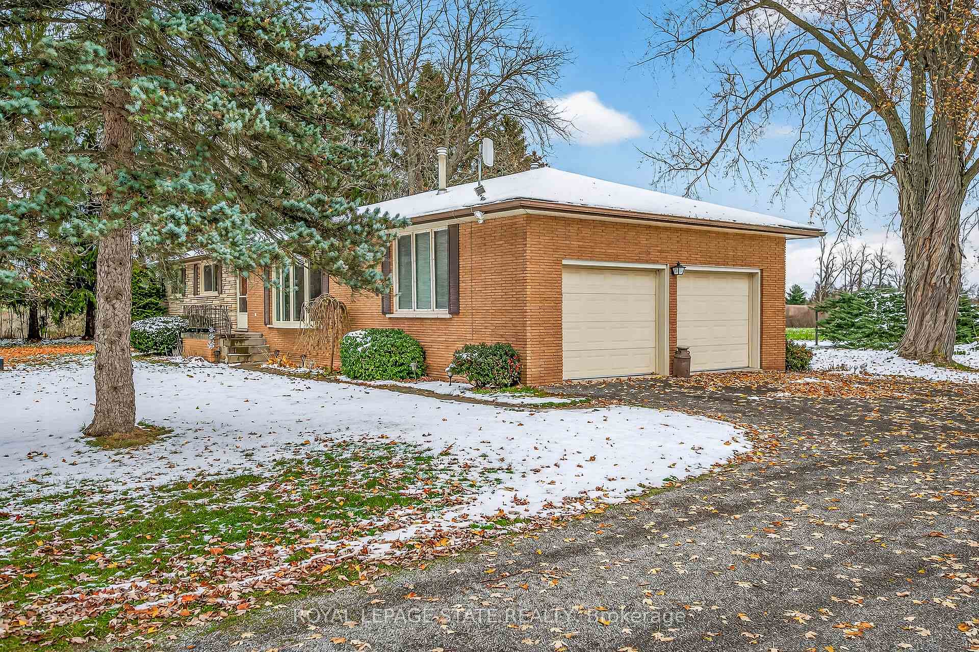 Photo 3 of 580 woodhill Road, Hamilton, Rural Flamborough — HOMEH