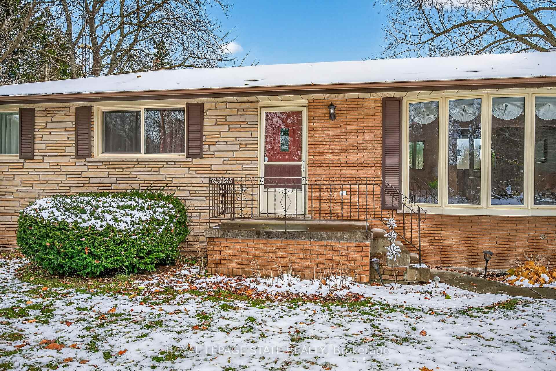 Photo 4 of 580 woodhill Road, Hamilton, Rural Flamborough — HOMEH