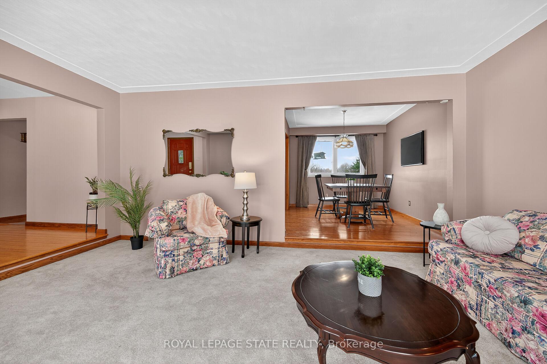 Photo 8 of 580 woodhill Road, Hamilton, Rural Flamborough — HOMEH