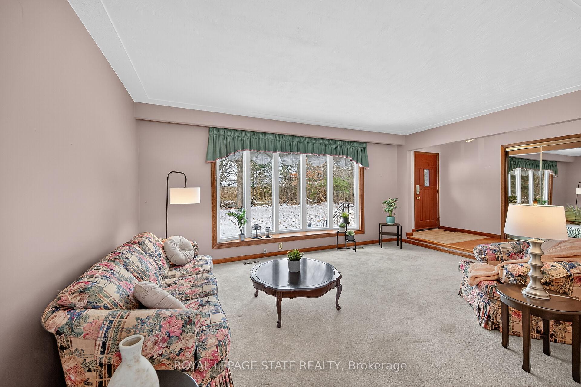 Photo 10 of 580 woodhill Road, Hamilton, Rural Flamborough — HOMEH