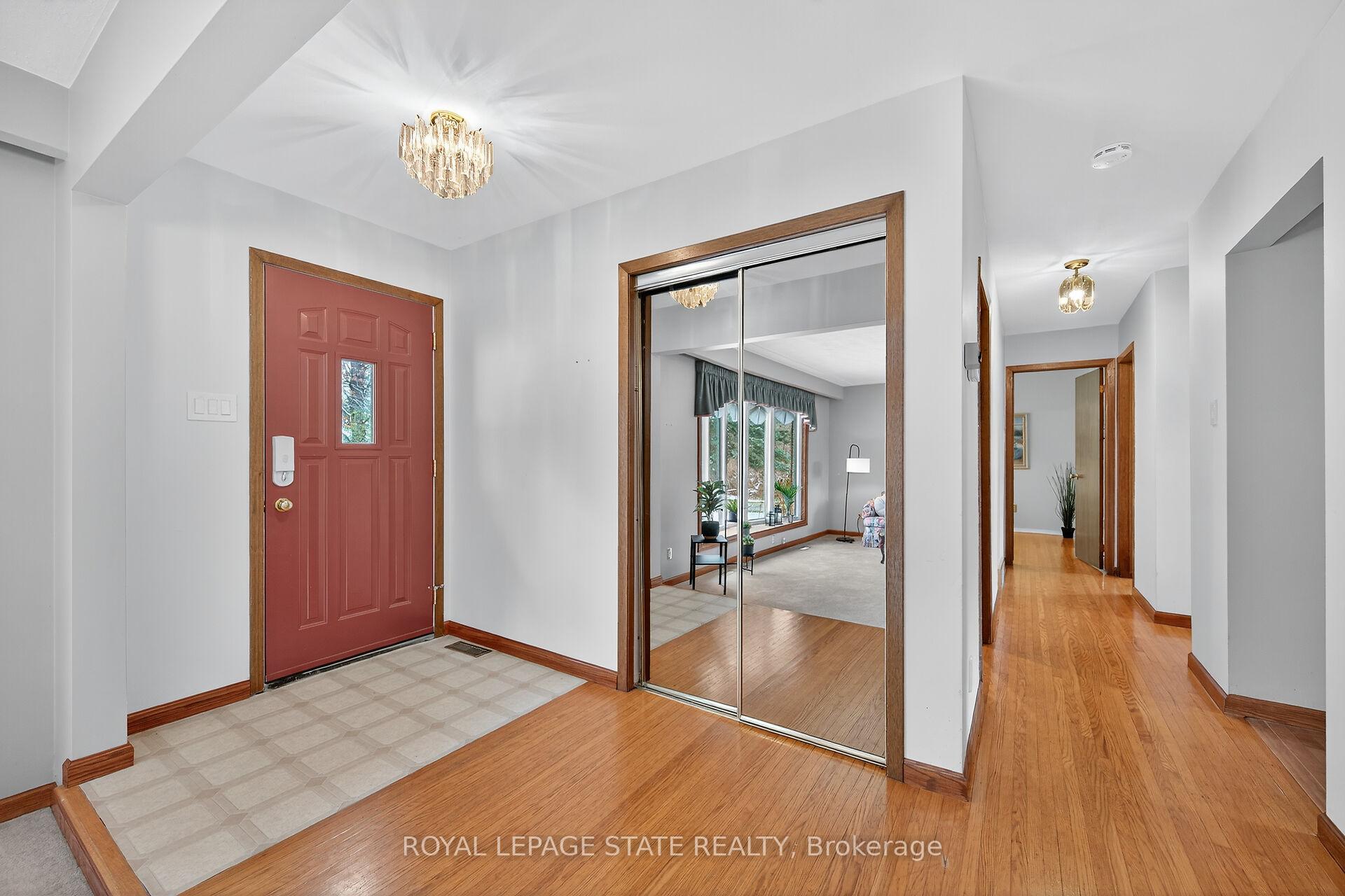 Photo 18 of 580 woodhill Road, Hamilton, Rural Flamborough — HOMEH
