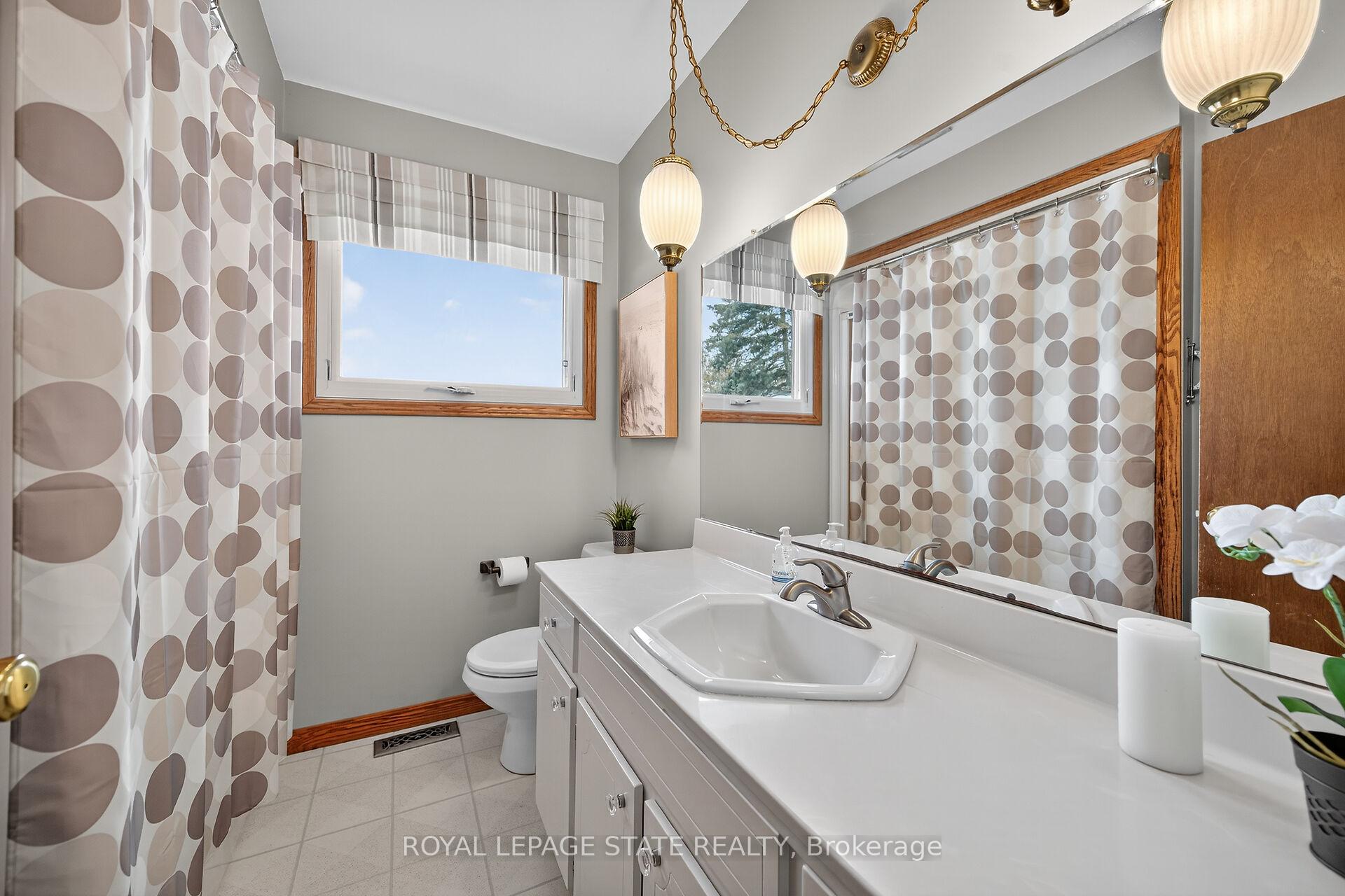 Photo 27 of 580 woodhill Road, Hamilton, Rural Flamborough — HOMEH