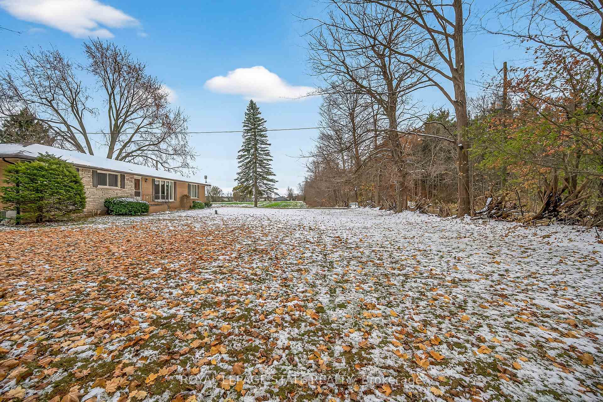 Photo 40 of 580 woodhill Road, Hamilton, Rural Flamborough — HOMEH