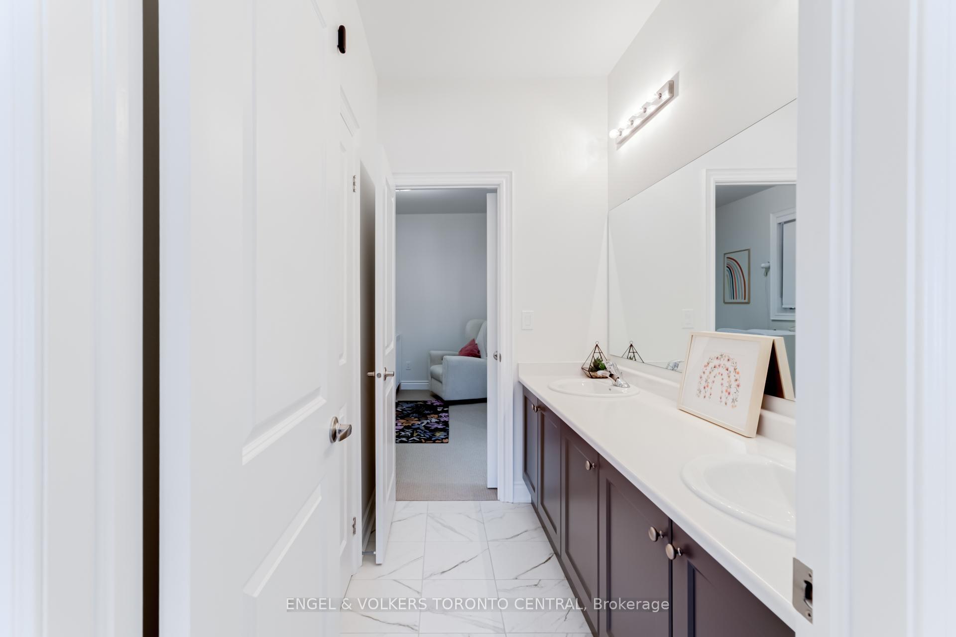 Photo 30 of 89 Maple Fields Circle, Aurora, Aurora Estates — HOMEH