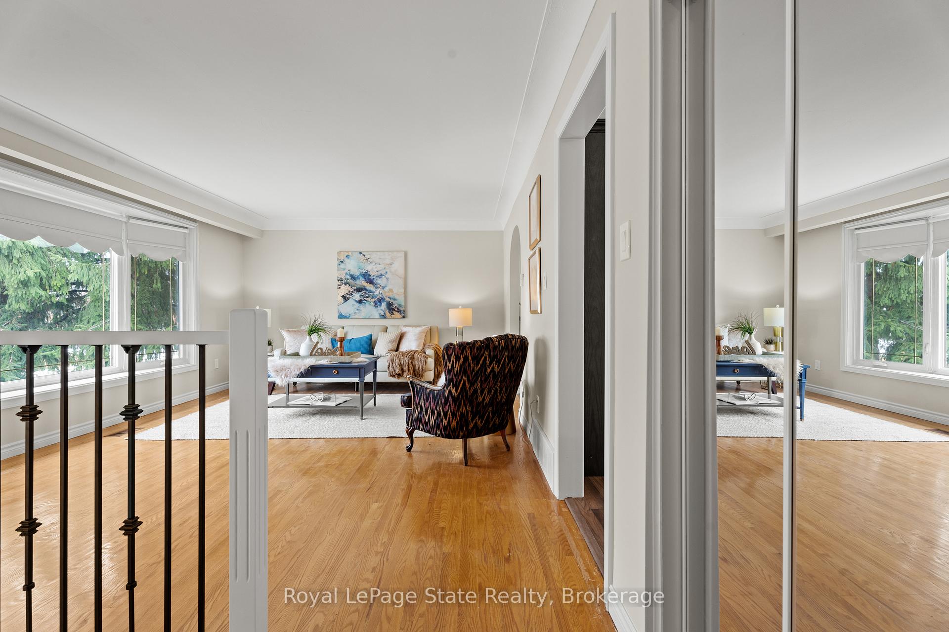 Photo 4 of 50 Graystone Drive, Hamilton, Gilkson — HOMEH
