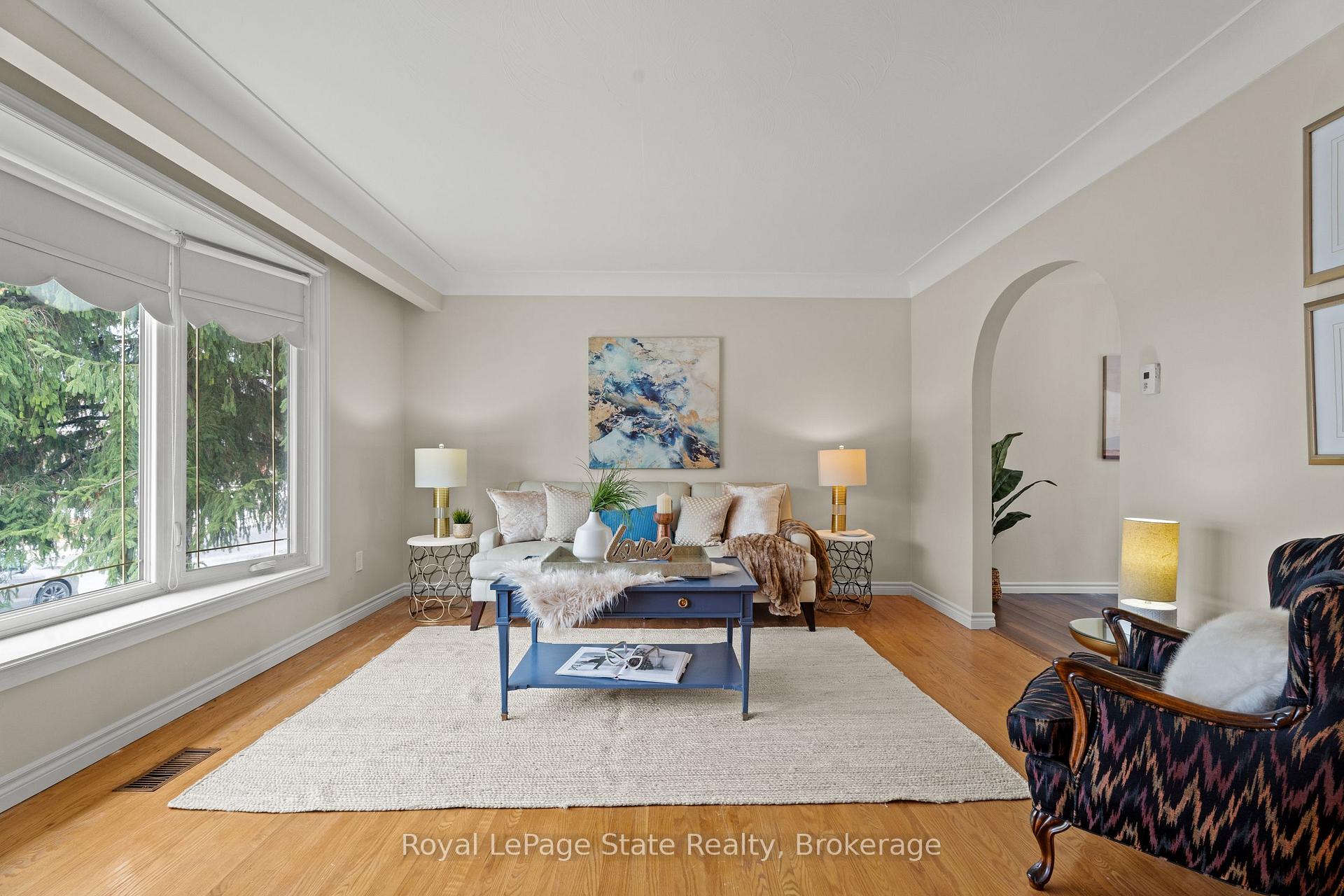 Photo 5 of 50 Graystone Drive, Hamilton, Gilkson — HOMEH