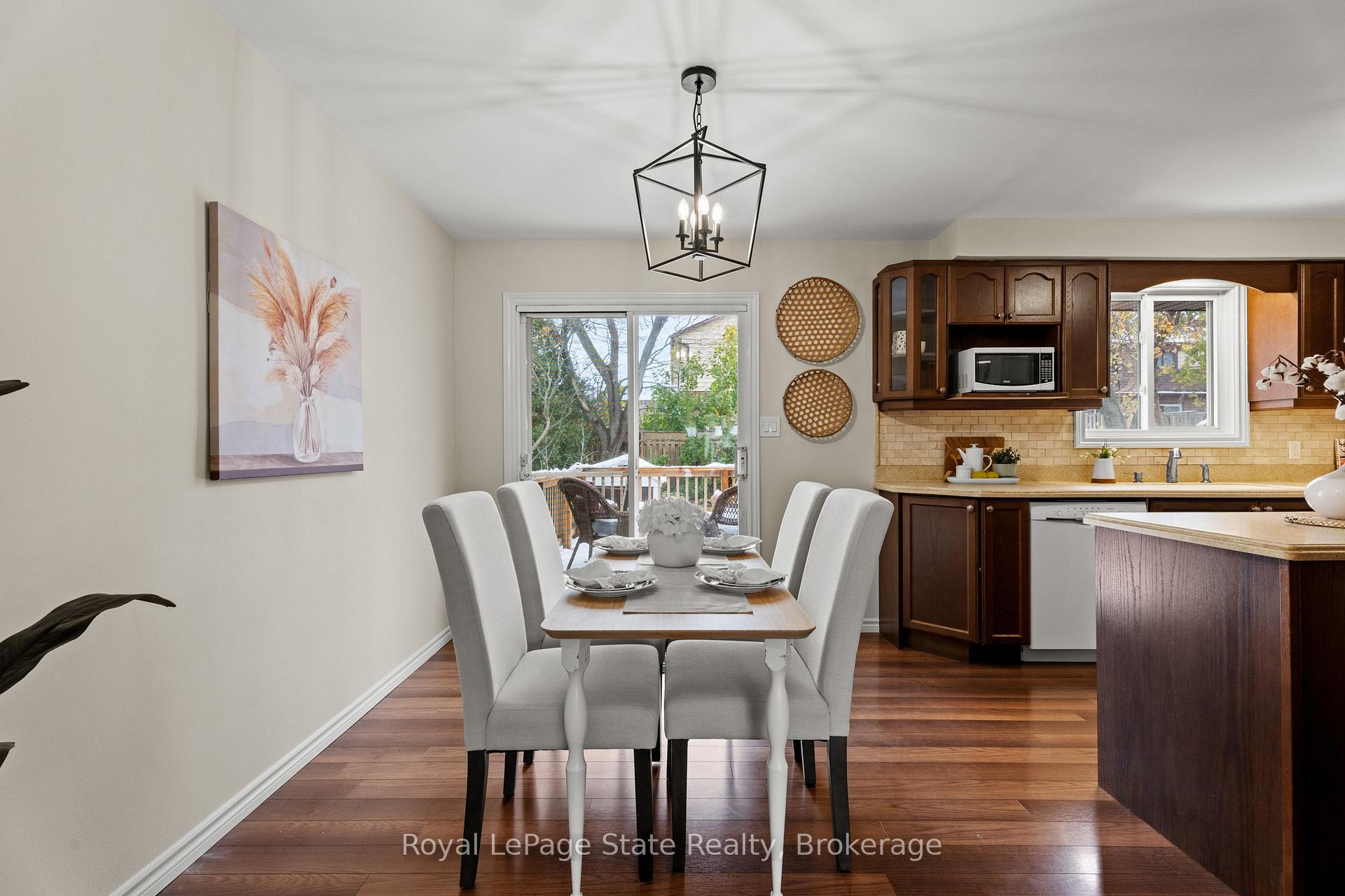 Photo 7 of 50 Graystone Drive, Hamilton, Gilkson — HOMEH