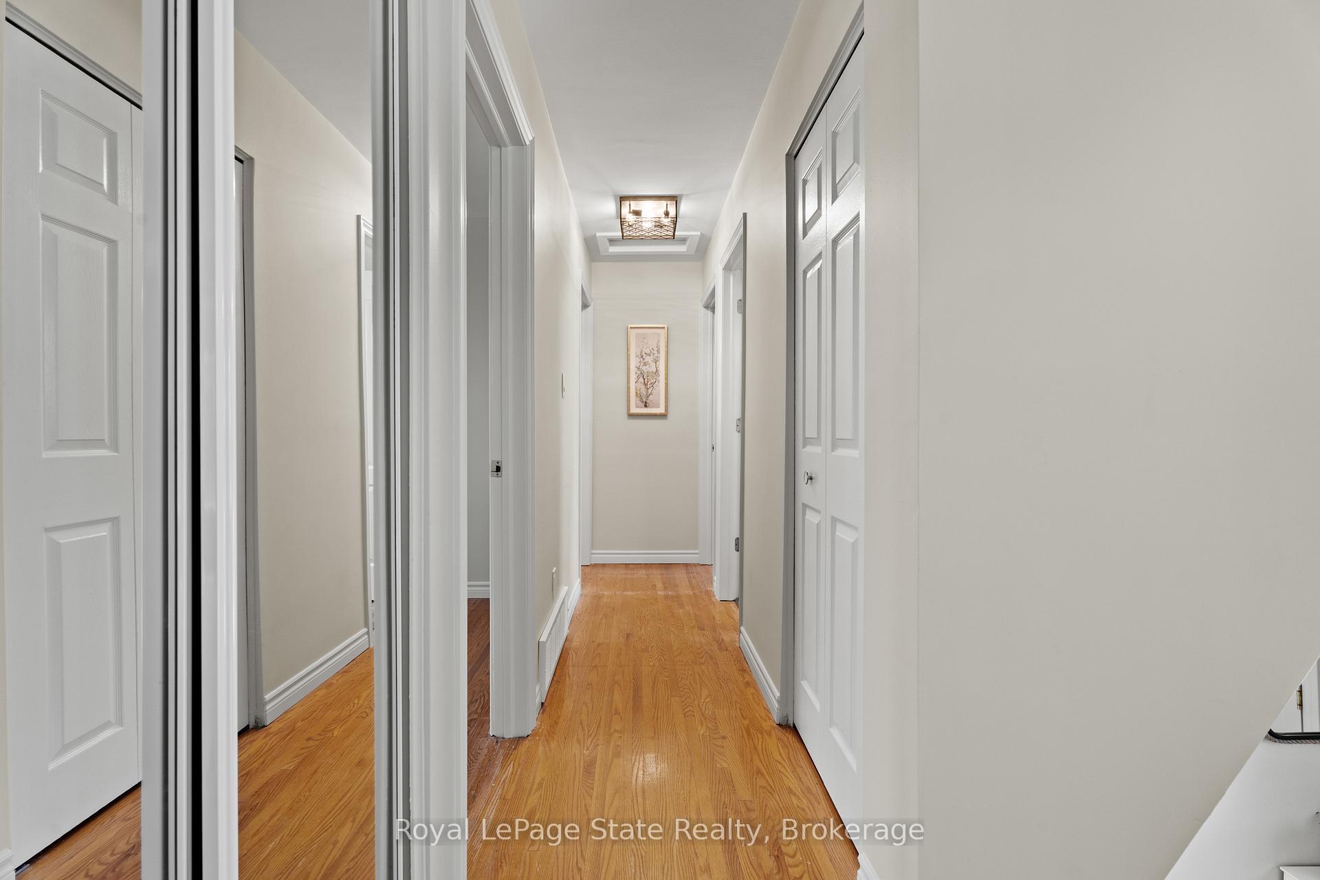 Photo 10 of 50 Graystone Drive, Hamilton, Gilkson — HOMEH