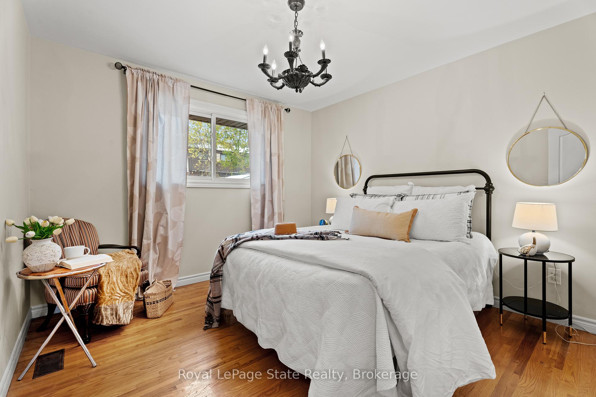 Photo 11 of 50 Graystone Drive, Hamilton, Gilkson — HOMEH