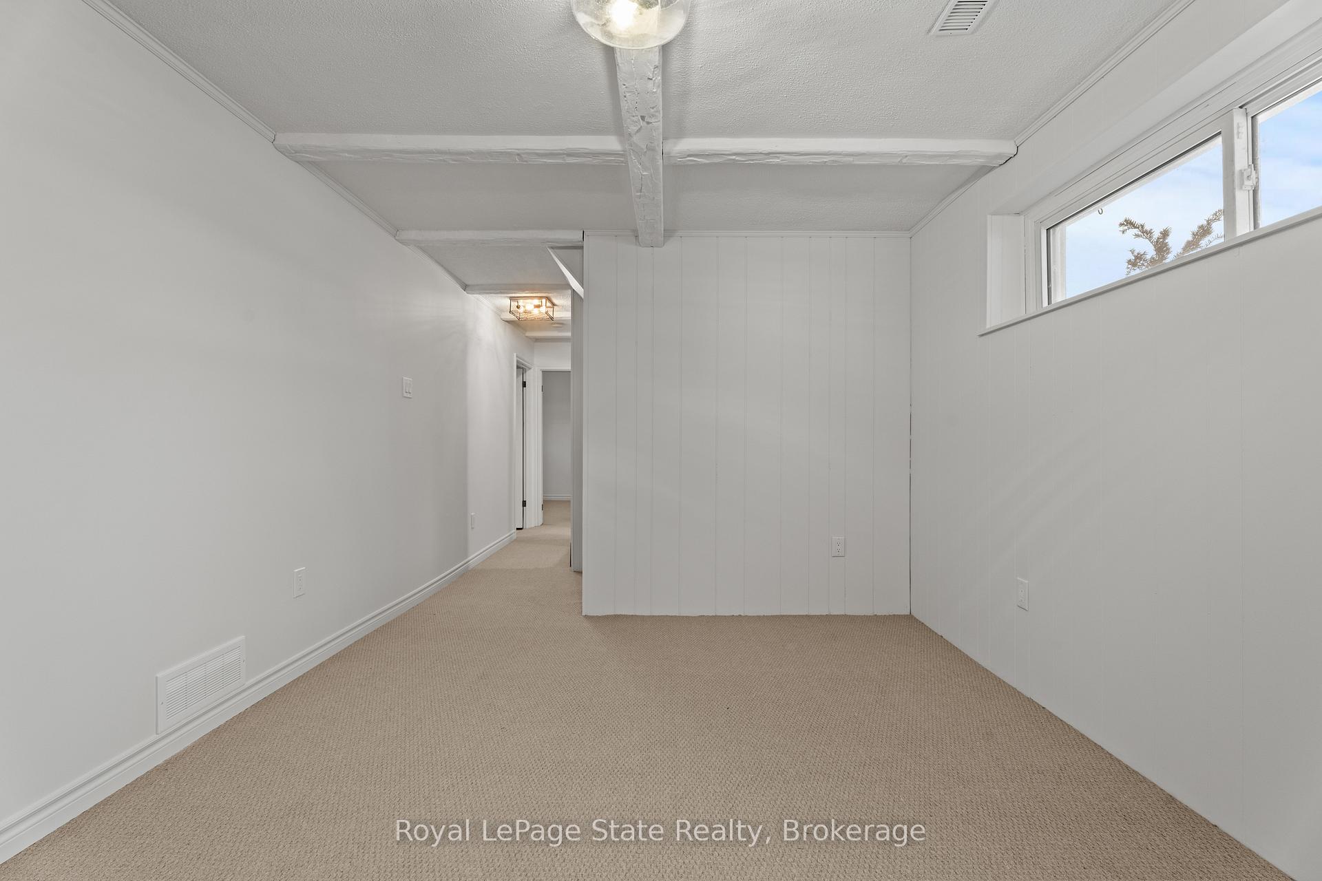 Photo 16 of 50 Graystone Drive, Hamilton, Gilkson — HOMEH