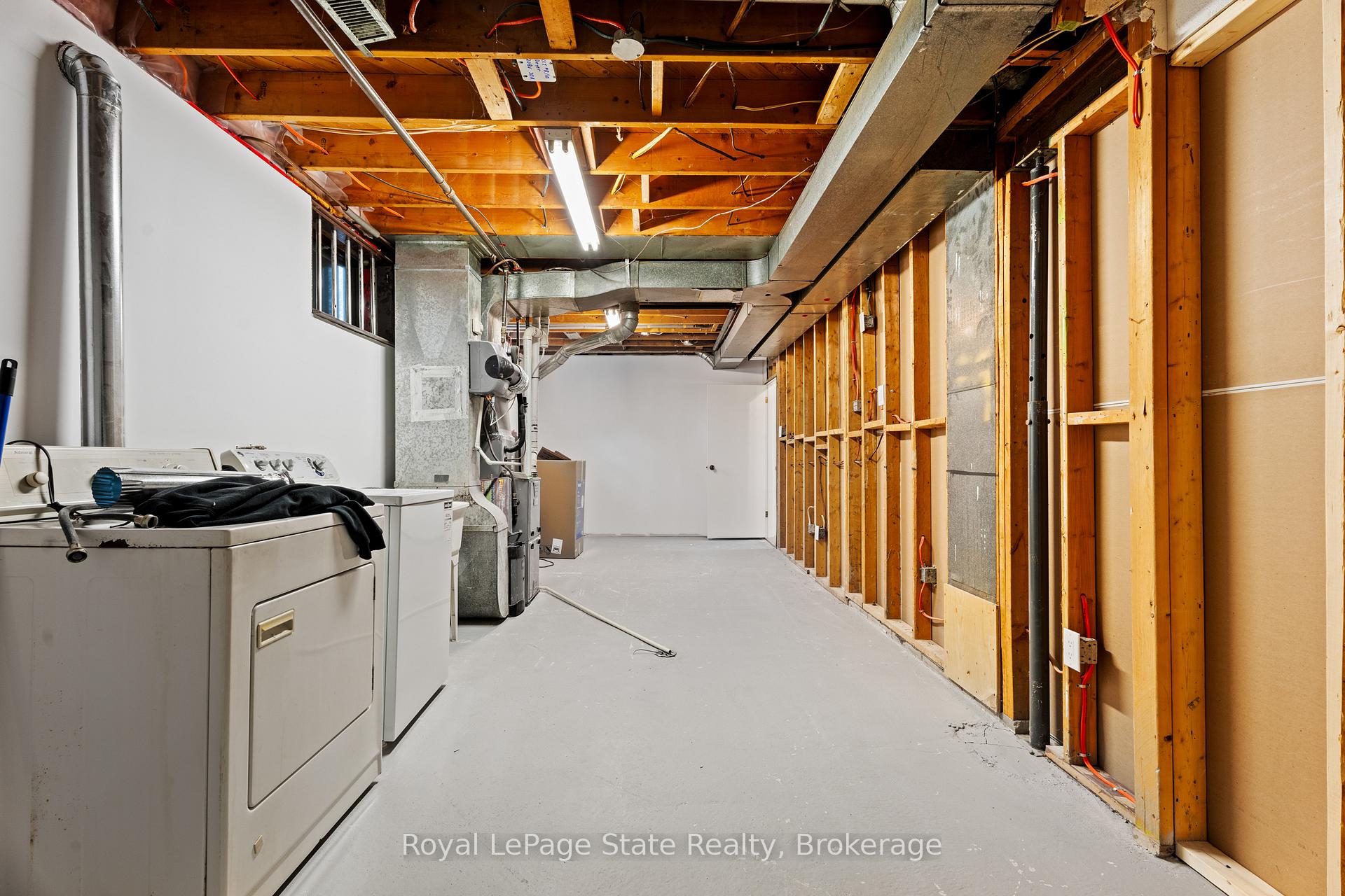 Photo 18 of 50 Graystone Drive, Hamilton, Gilkson — HOMEH