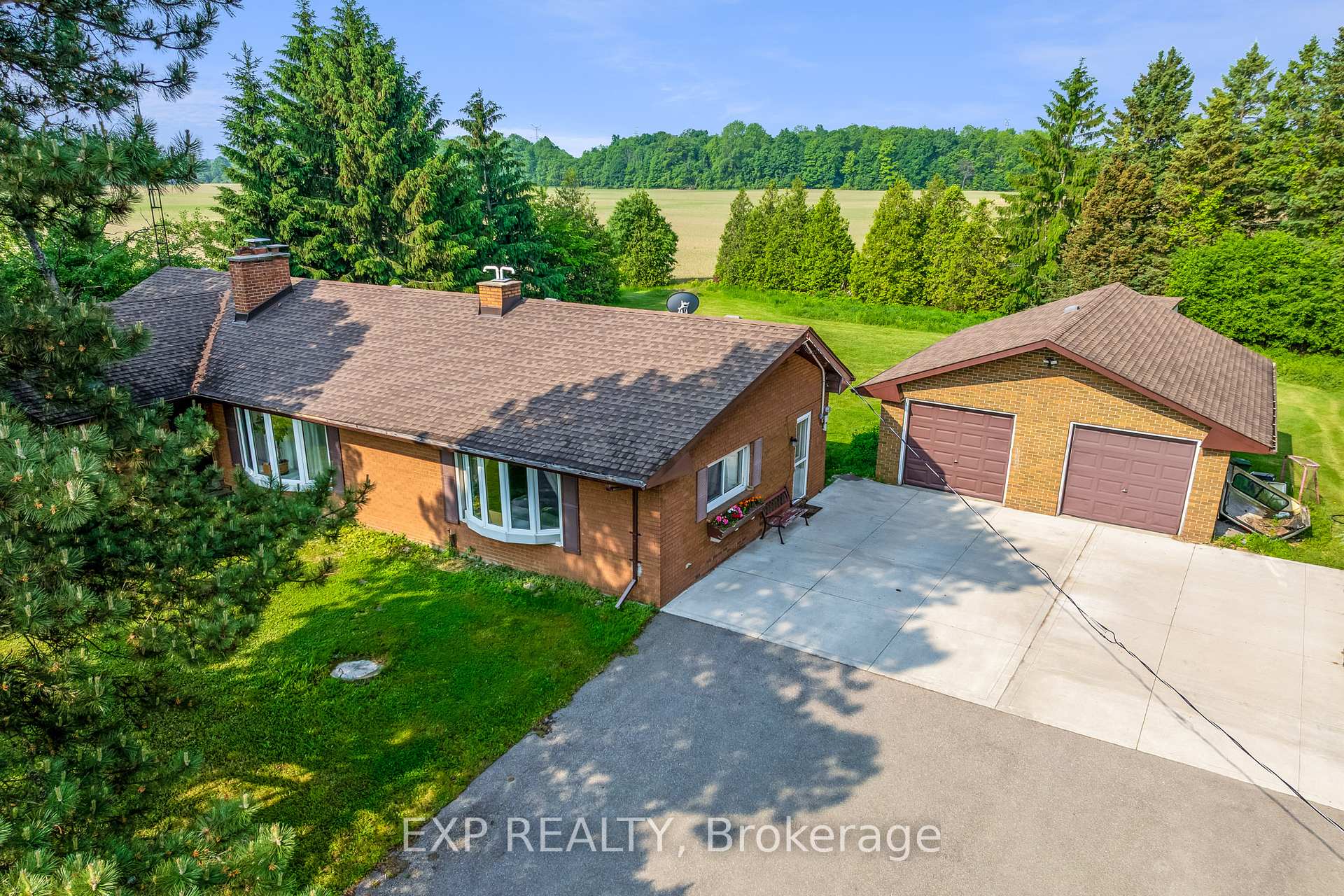 Photo 2 of 858 Trinity, Hamilton, Rural Ancaster — HOMEH