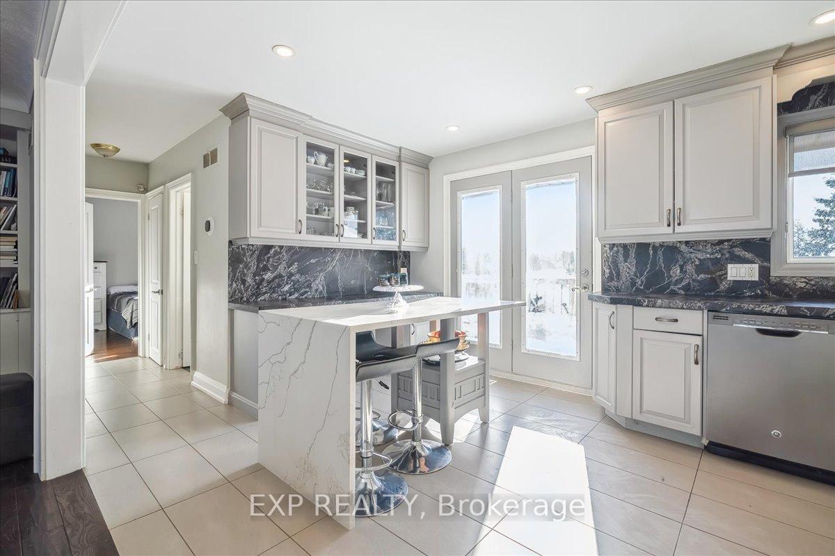 Photo 4 of 858 Trinity, Hamilton, Rural Ancaster — HOMEH