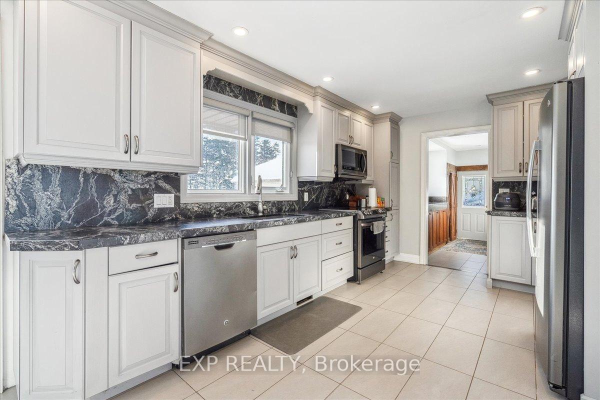 Photo 5 of 858 Trinity, Hamilton, Rural Ancaster — HOMEH