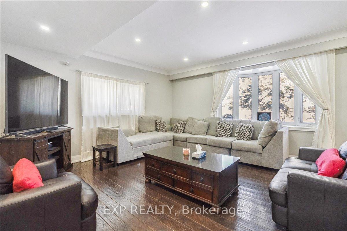 Photo 10 of 858 Trinity, Hamilton, Rural Ancaster — HOMEH