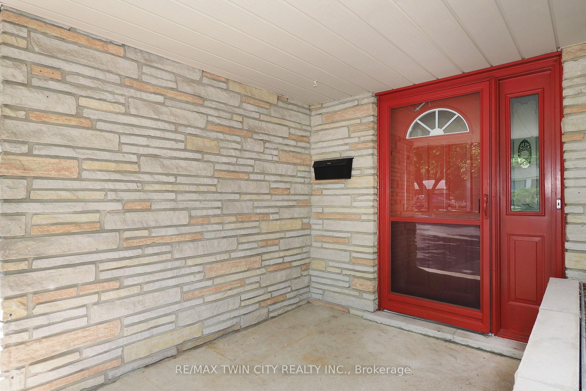 Photo 3 of 97 Marksam Road, Guelph, Willow West/Sugarbush/West Acres — HOMEH