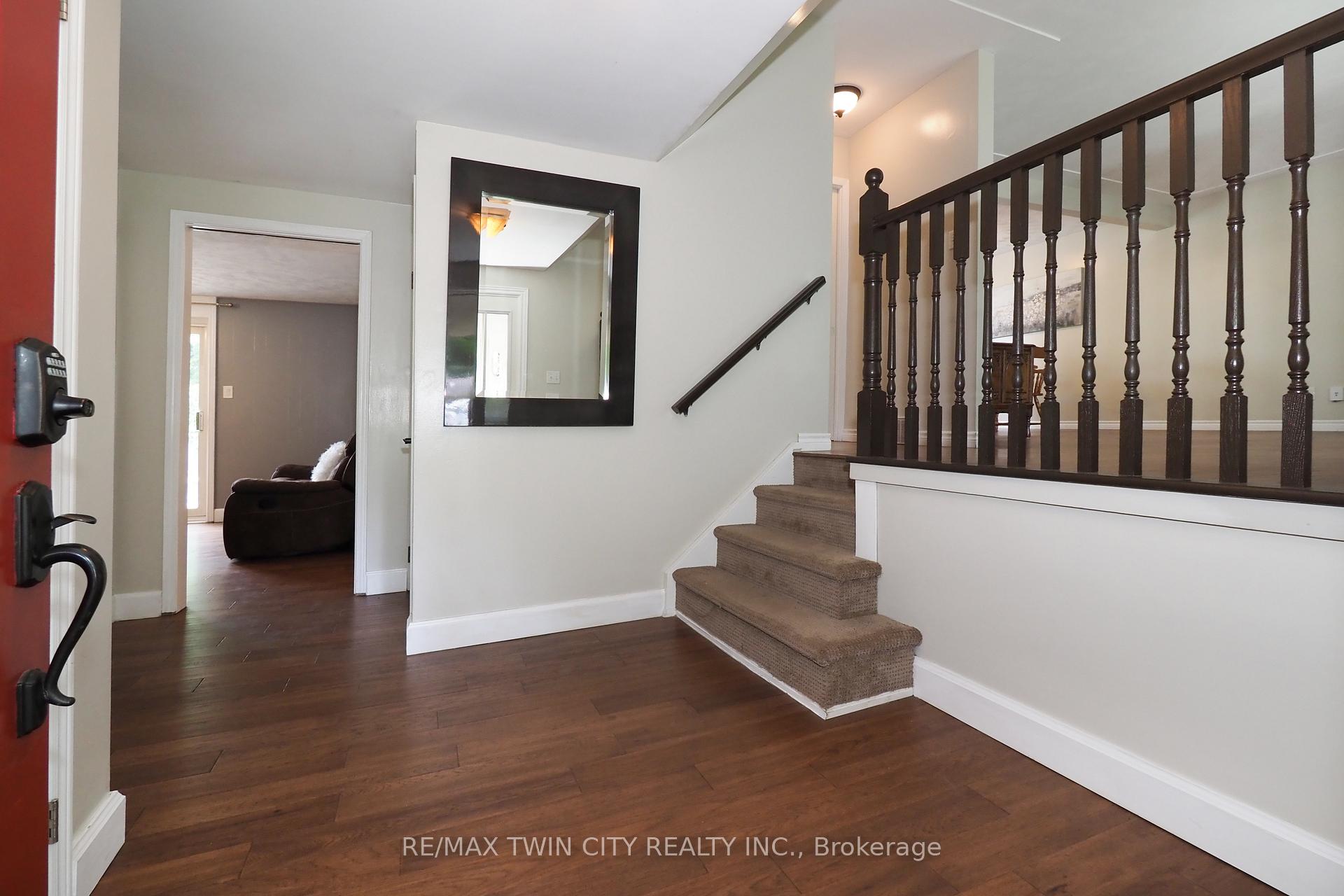 Photo 5 of 97 Marksam Road, Guelph, Willow West/Sugarbush/West Acres — HOMEH