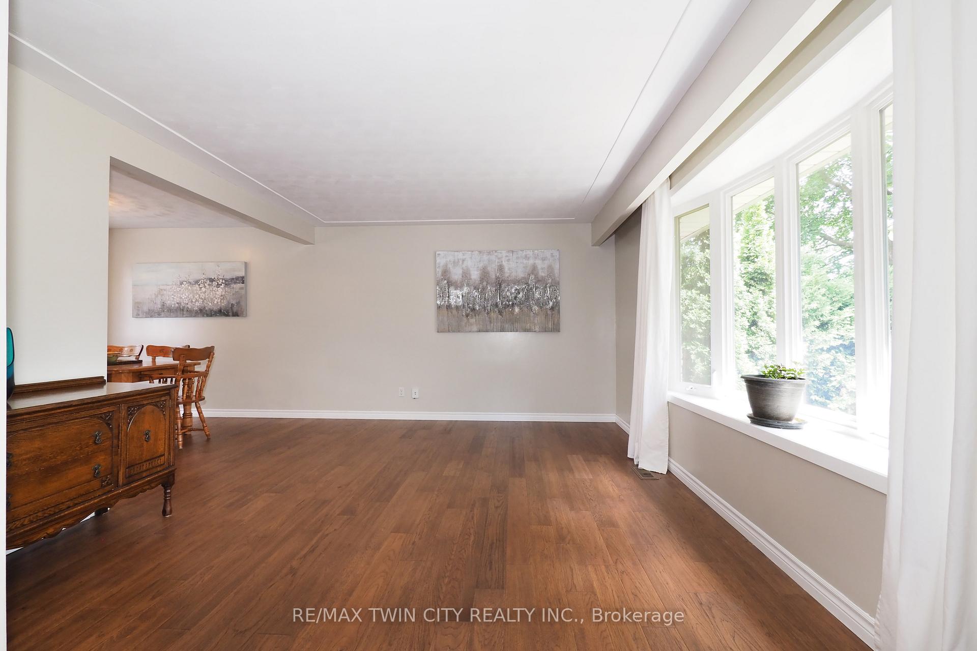 Photo 7 of 97 Marksam Road, Guelph, Willow West/Sugarbush/West Acres — HOMEH