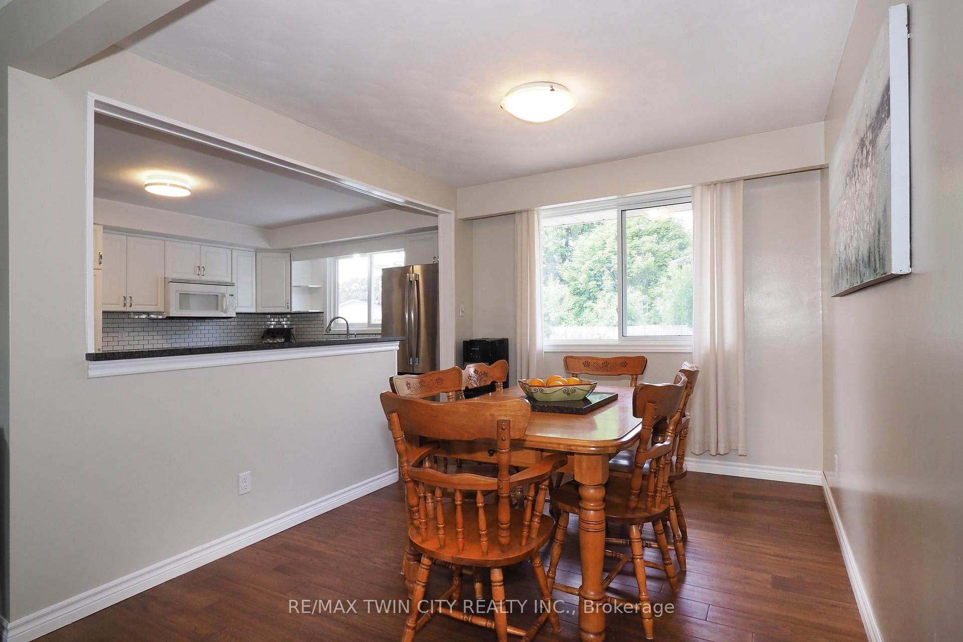 Photo 11 of 97 Marksam Road, Guelph, Willow West/Sugarbush/West Acres — HOMEH