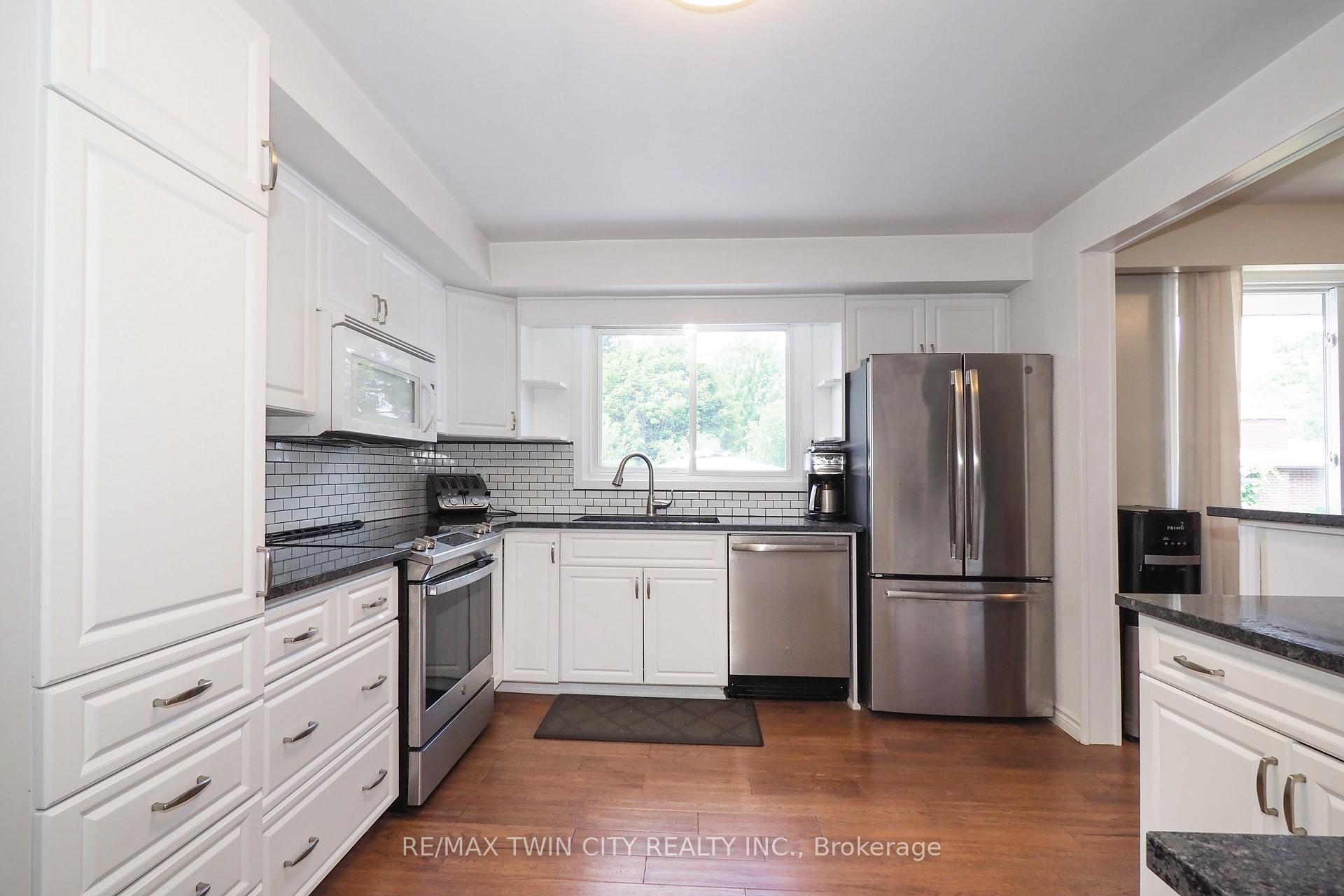 Photo 12 of 97 Marksam Road, Guelph, Willow West/Sugarbush/West Acres — HOMEH