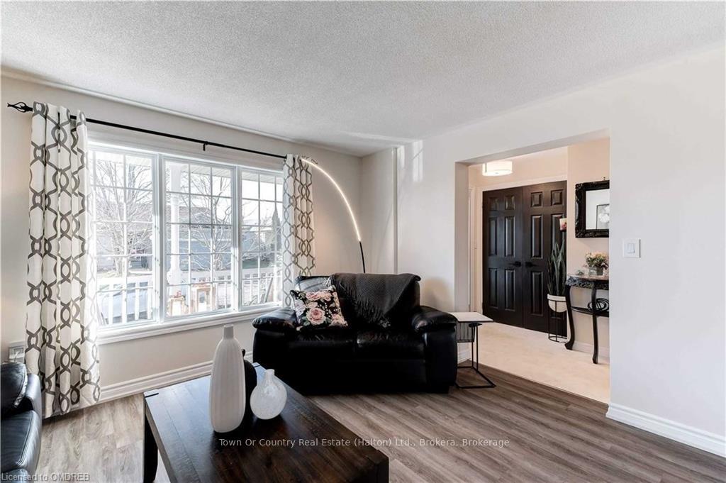 Photo 9 of 145 Glenariff Drive, Hamilton, Rural Flamborough — HOMEH