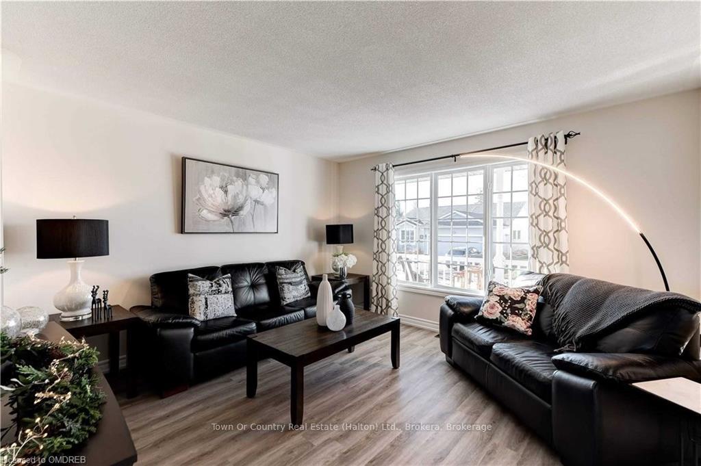 Photo 10 of 145 Glenariff Drive, Hamilton, Rural Flamborough — HOMEH
