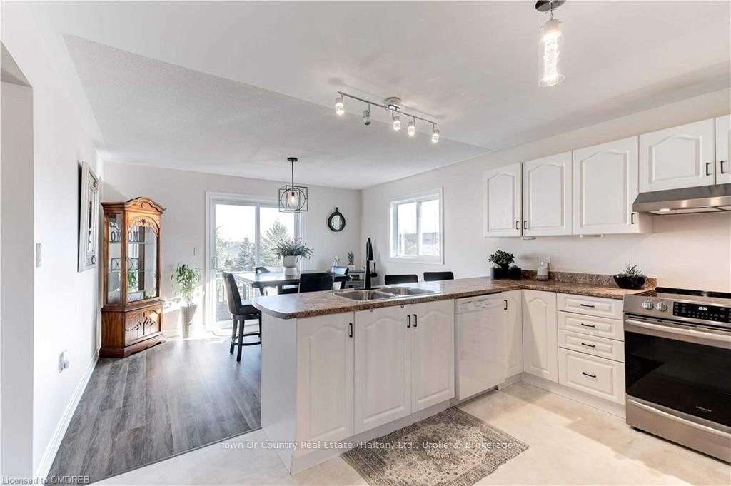 Photo 18 of 145 Glenariff Drive, Hamilton, Rural Flamborough — HOMEH