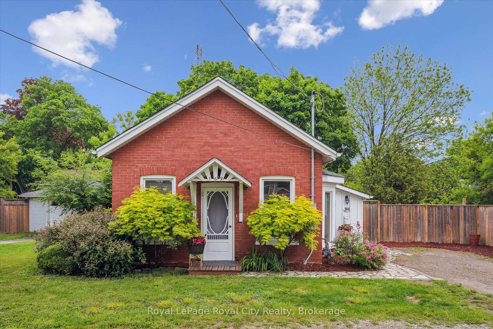 Front of 169 Edinburgh Road N