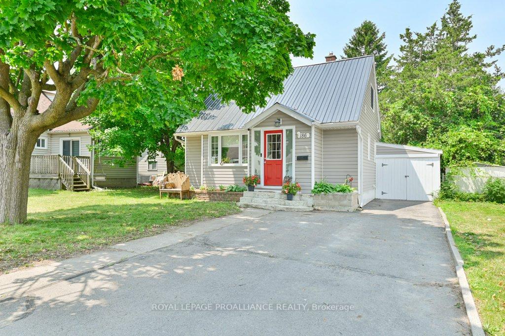 Photo 3 of 186 Pine Street, Belleville, Belleville Ward — HOMEH