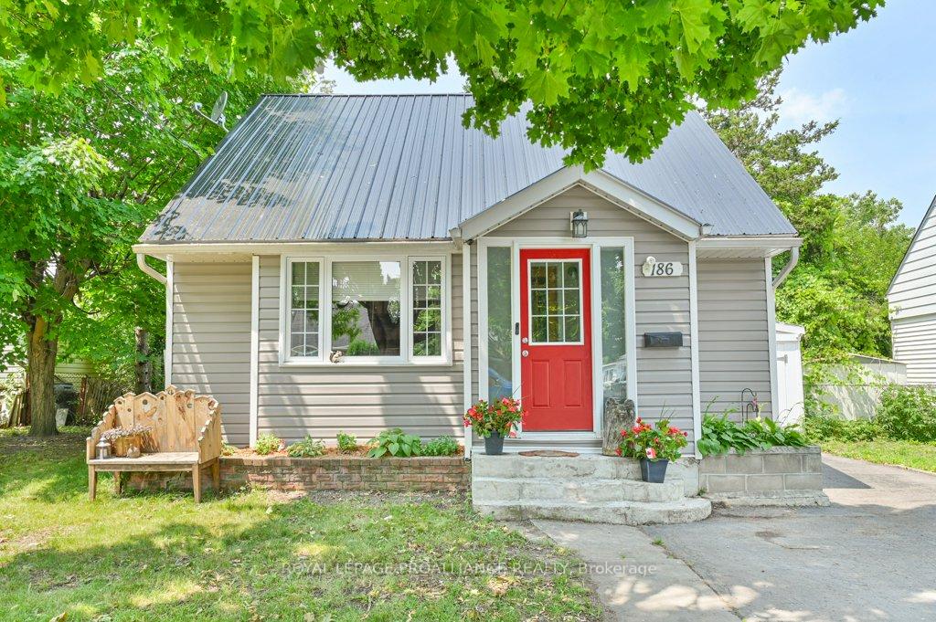 Photo 2 of 186 Pine Street, Belleville, Belleville Ward — HOMEH